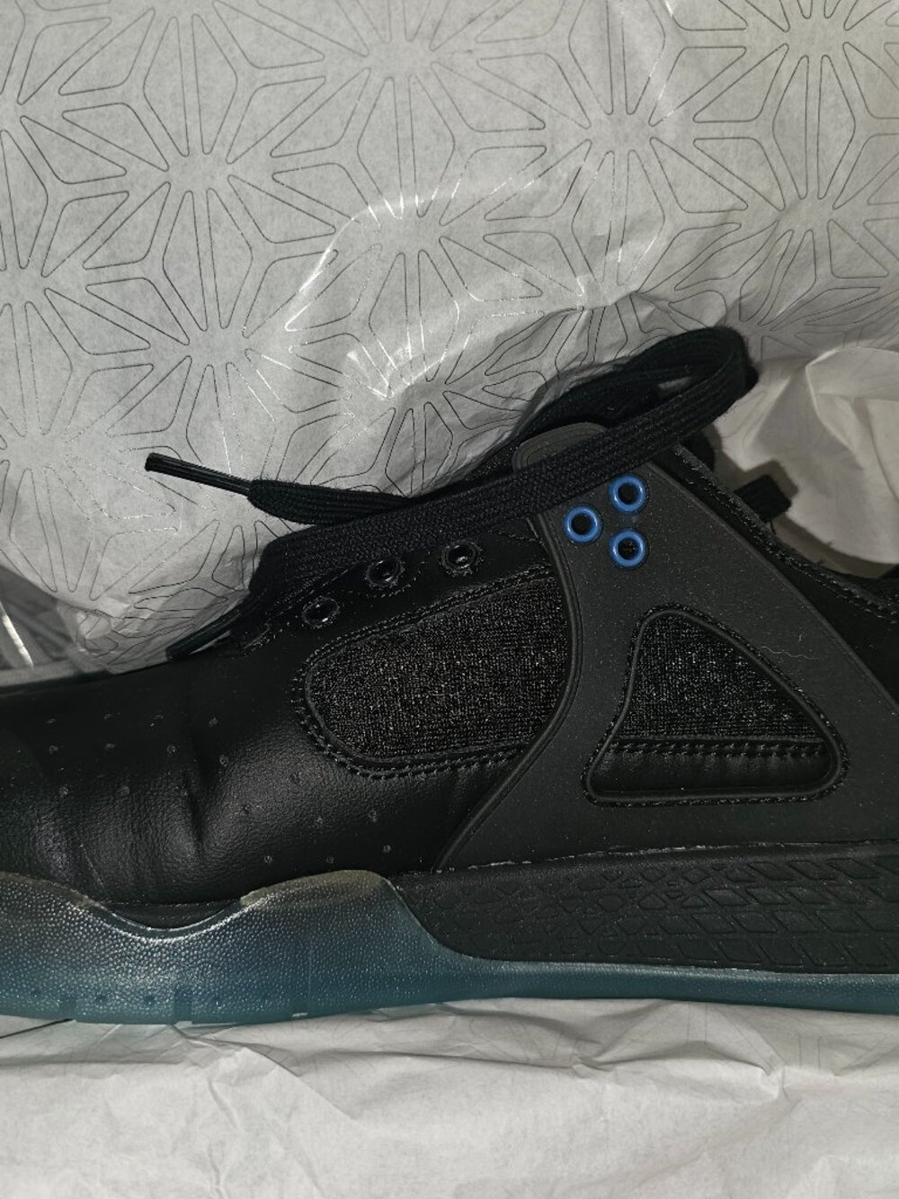 Axiom skate shoes